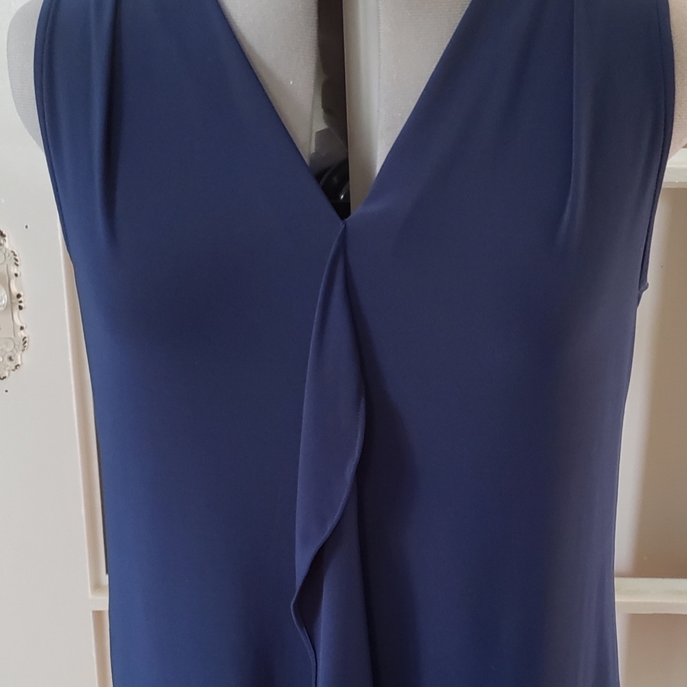 Ladies sleeveless top. Size large.